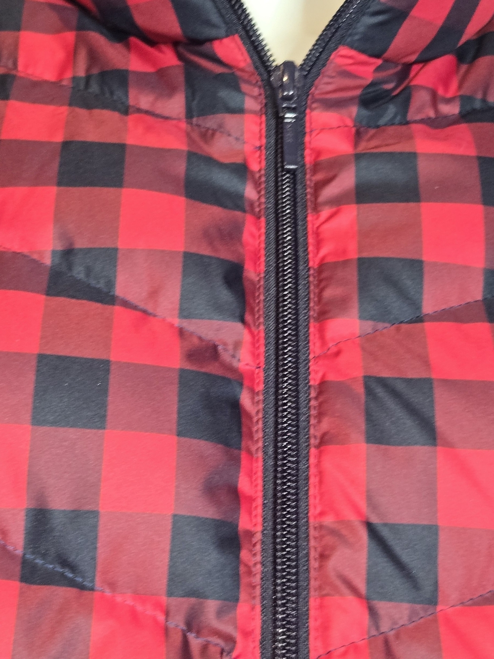 80% Down 20% Feather Fill Lands' End Red and Black Buffalo Check Puffer Vest - Picture 3 of 8